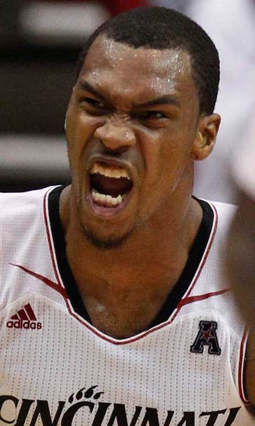 Big 1st half lifts No. 7 Cincinnati over UCF 77-49